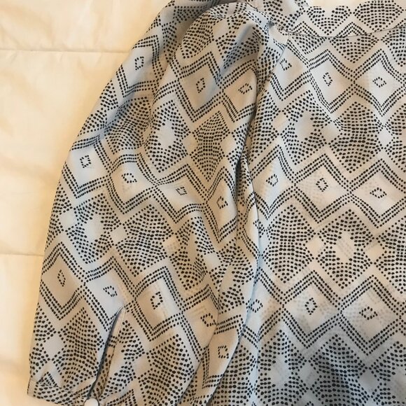 Banana Republic Asymmetrical Blouse in Size Small - Picture 7 of 10